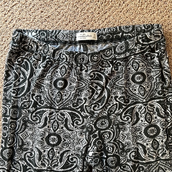 Abercrombie & Fitch Flare Pants Size M - Picture 2 of 3